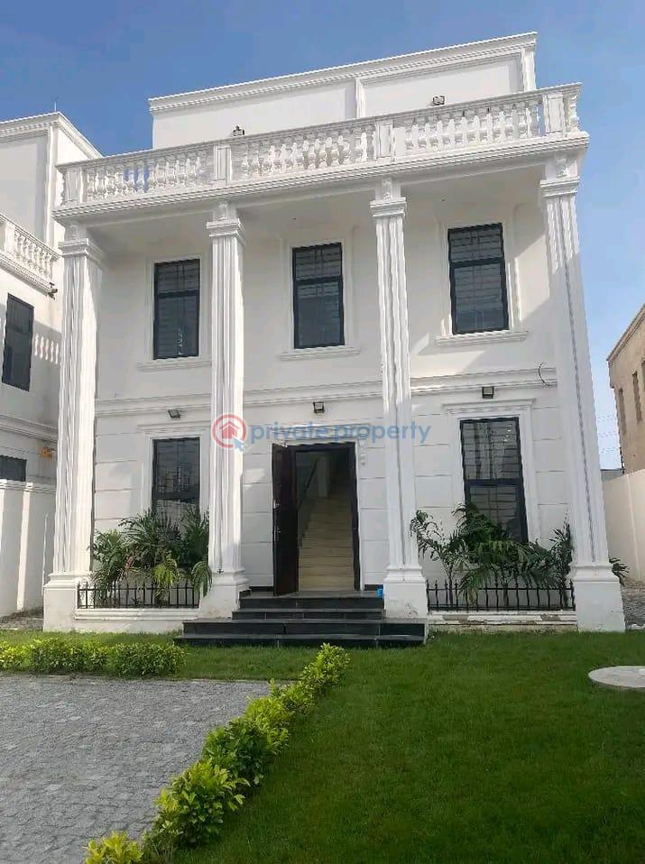 4 bedroom Townhouse For Sale Burma Hill East Airport Airport Residential Area Accra - 1