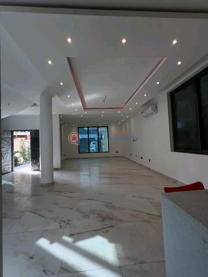 4 bedroom Townhouse For Sale East Airport Airport Residential Area Accra - 1