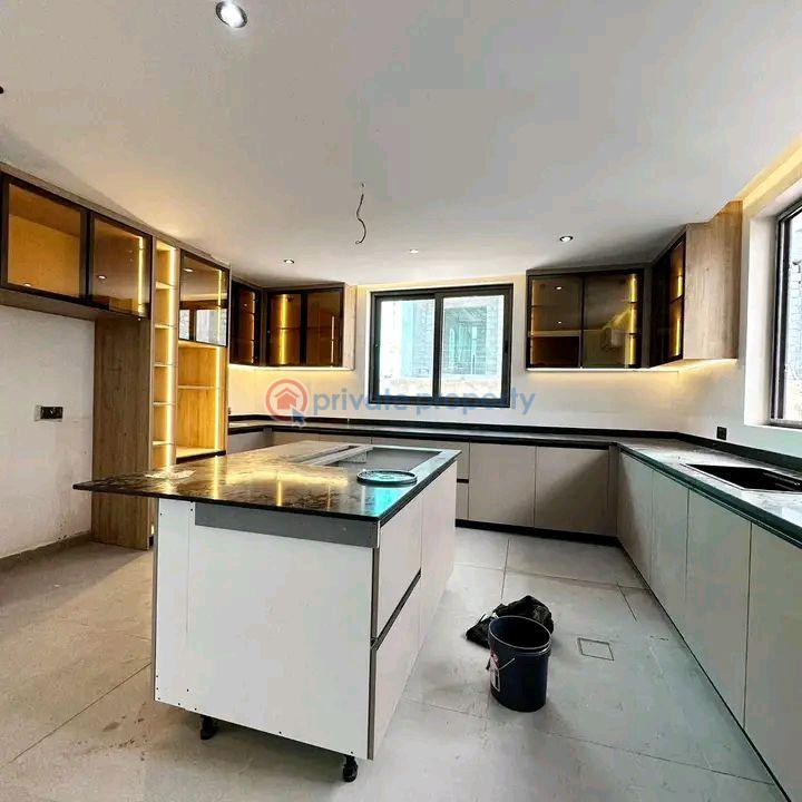 4 bedroom House For Sale Cantonments Accra - 5