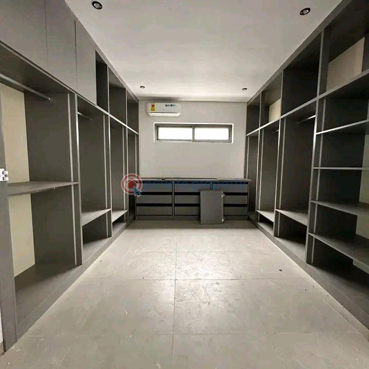 4 bedroom House For Sale Cantonments Accra - 6