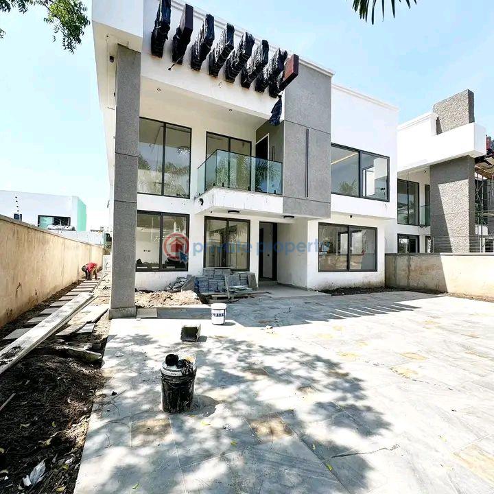 4 bedroom House For Sale Cantonments Accra - 1