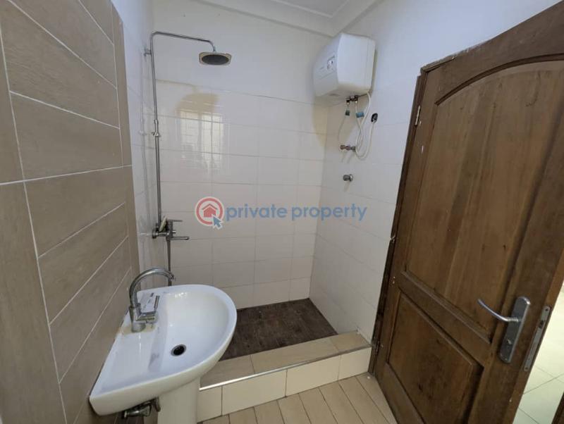 4 bedroom House For Rent Tesano Accra - 2