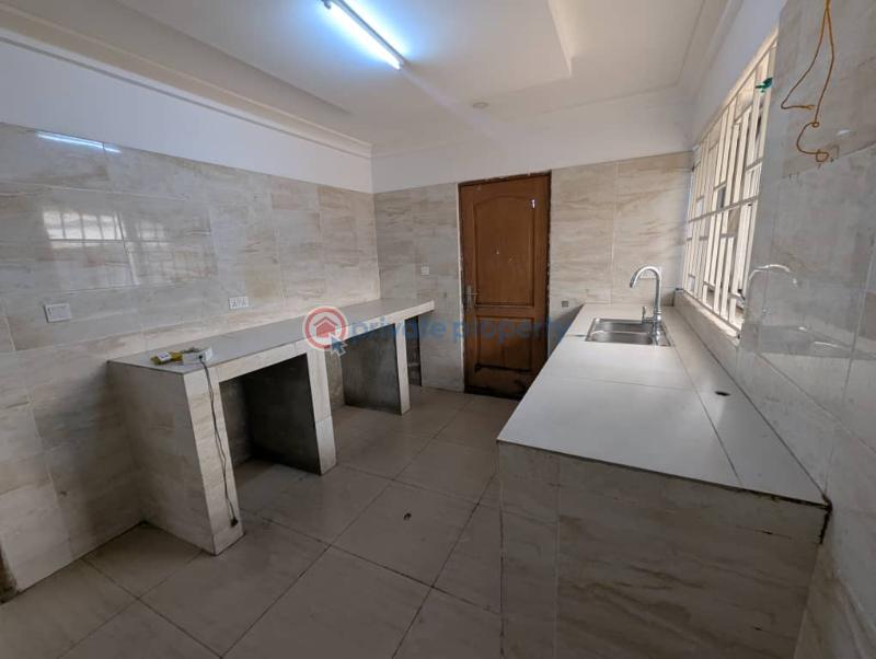 4 bedroom House For Rent Tesano Accra - 6