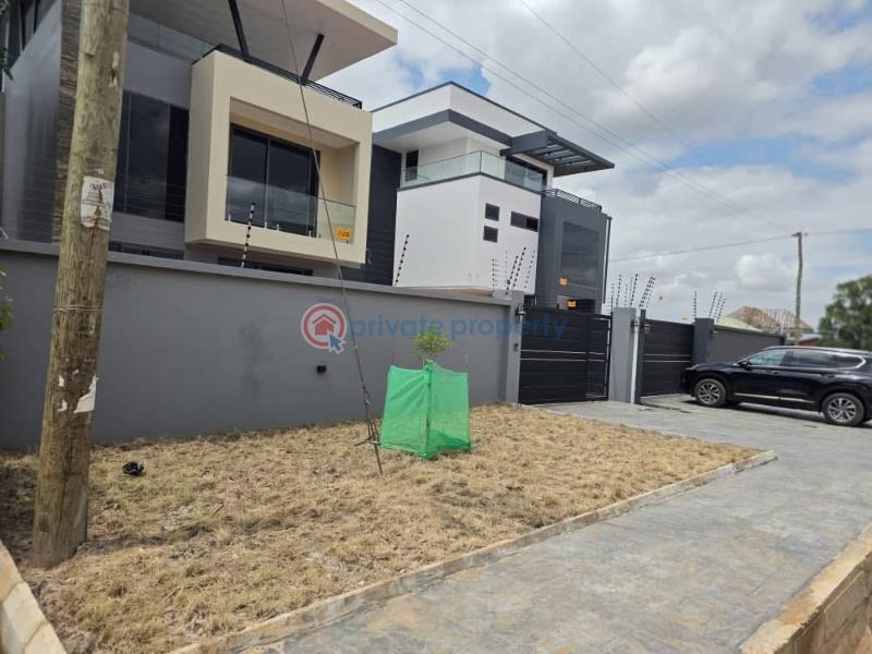 4 bedroom Detached Duplex For Sale Lakeside Estates. Adenta Municipal Accra - 10