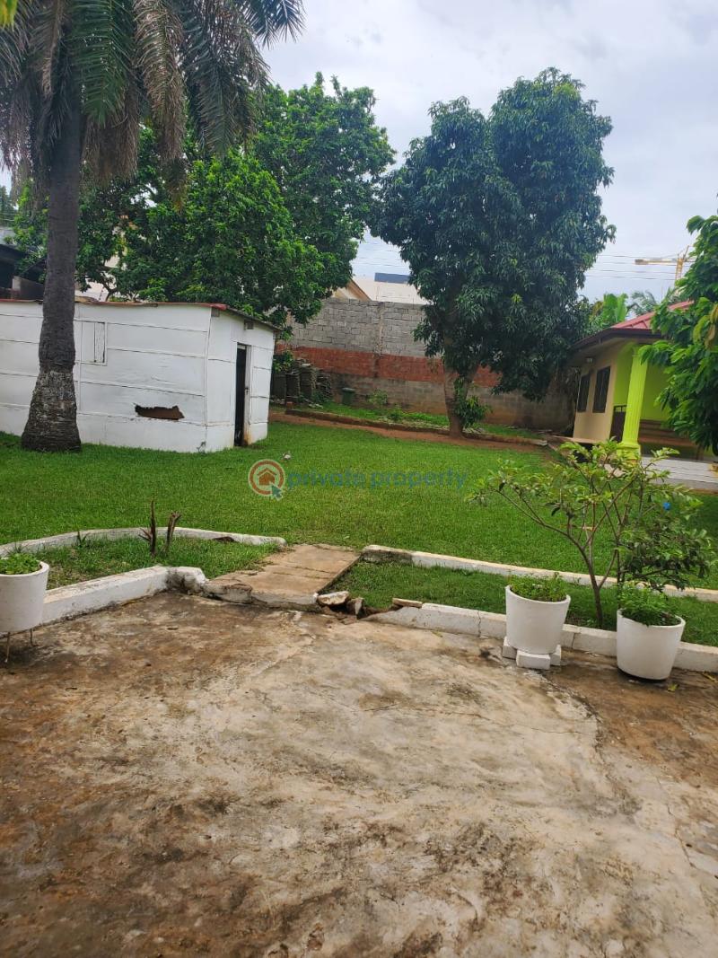 4 bedroom House For Sale Airport Residential Area Accra - 2