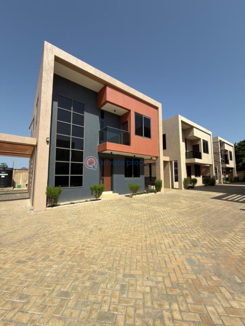 4 bedroom House For Sale East Airport Airport Residential Area Accra - 0