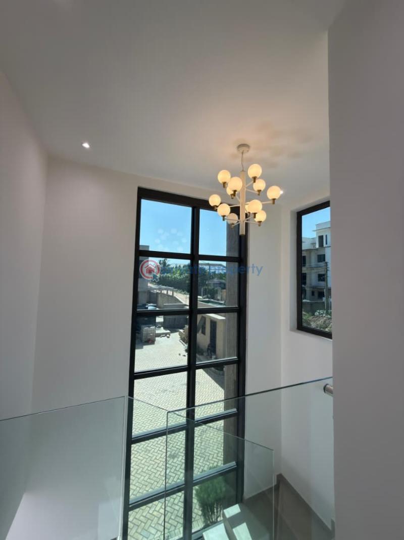 4 bedroom House For Sale East Airport Airport Residential Area Accra - 4