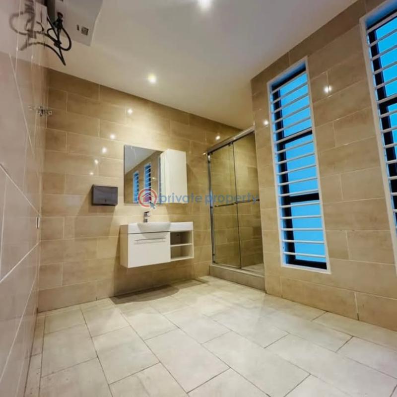 4 bedroom House For Sale Lakeside Estates. Adenta Municipal Accra - 4