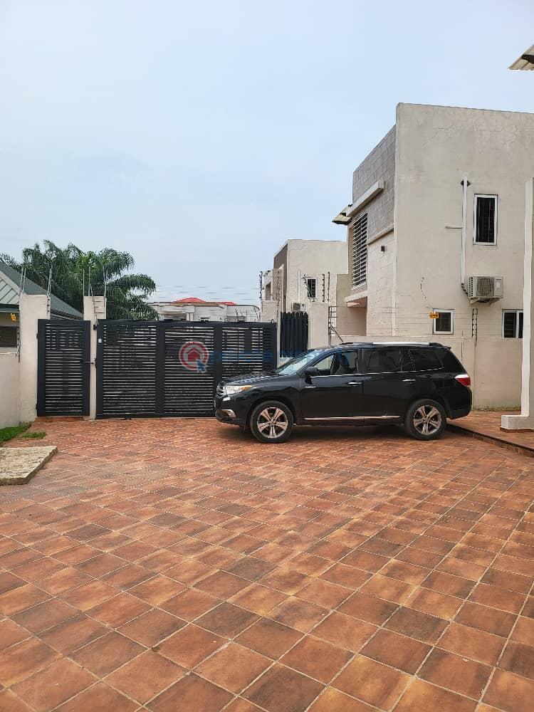 4 bedroom House For Sale New Legon Lakeside Estates. Adenta Municipal Accra - 1