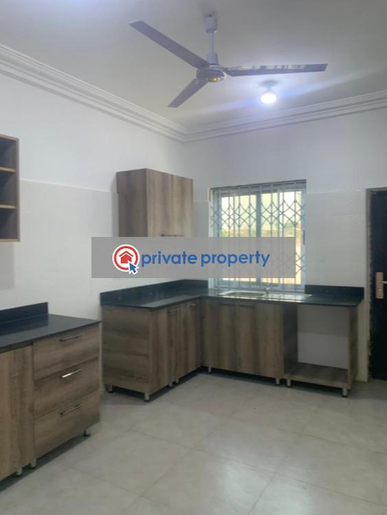 4 bedroom Townhouse For Sale &nbsp;community 25 Tema Accra - 8