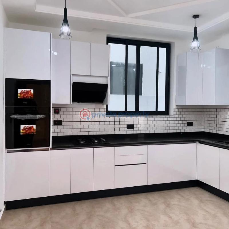 5 bedroom House For Sale East Airport Airport Residential Area Accra - 4