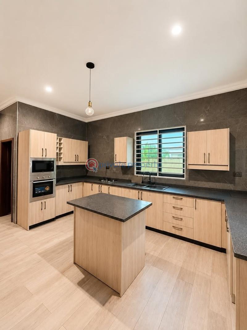 4 bedroom House For Rent A&c Mall Accra East Legon  - 10
