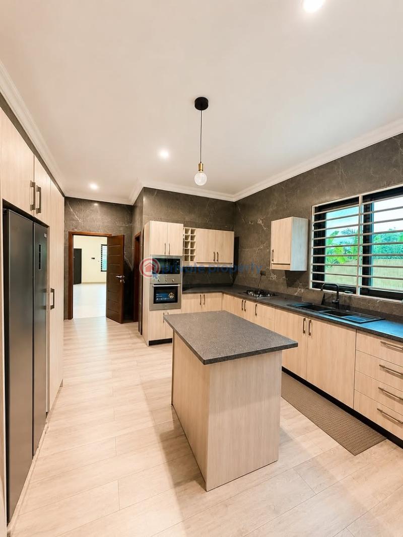 4 bedroom House For Rent A&c Mall Accra East Legon  - 9