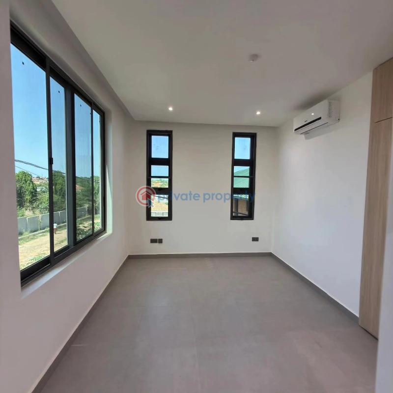 4 bedroom House For Sale East Airport Airport Residential Area Accra - 3