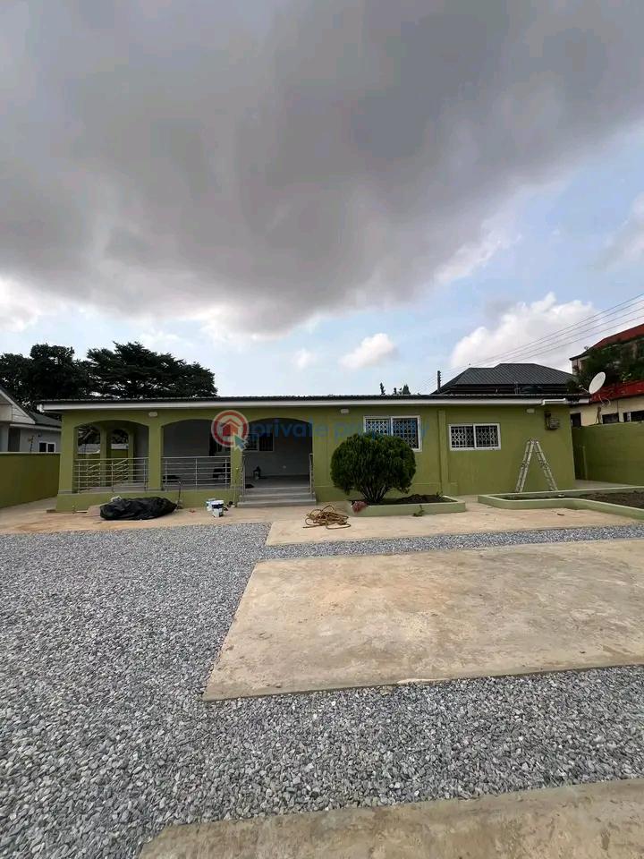 4 bedroom House For Rent Tesano Accra - 1