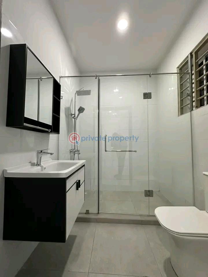 4 bedroom House For Sale Lakeside Estates. Adenta Municipal Accra - 1
