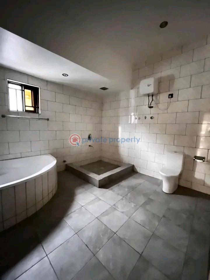 4 bedroom House For Rent Spintex Accra - 10