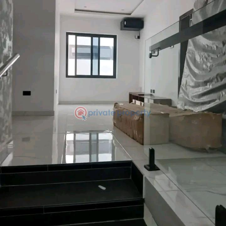 4 bedroom Townhouse For Sale East Airport Airport Residential Area Accra - 7