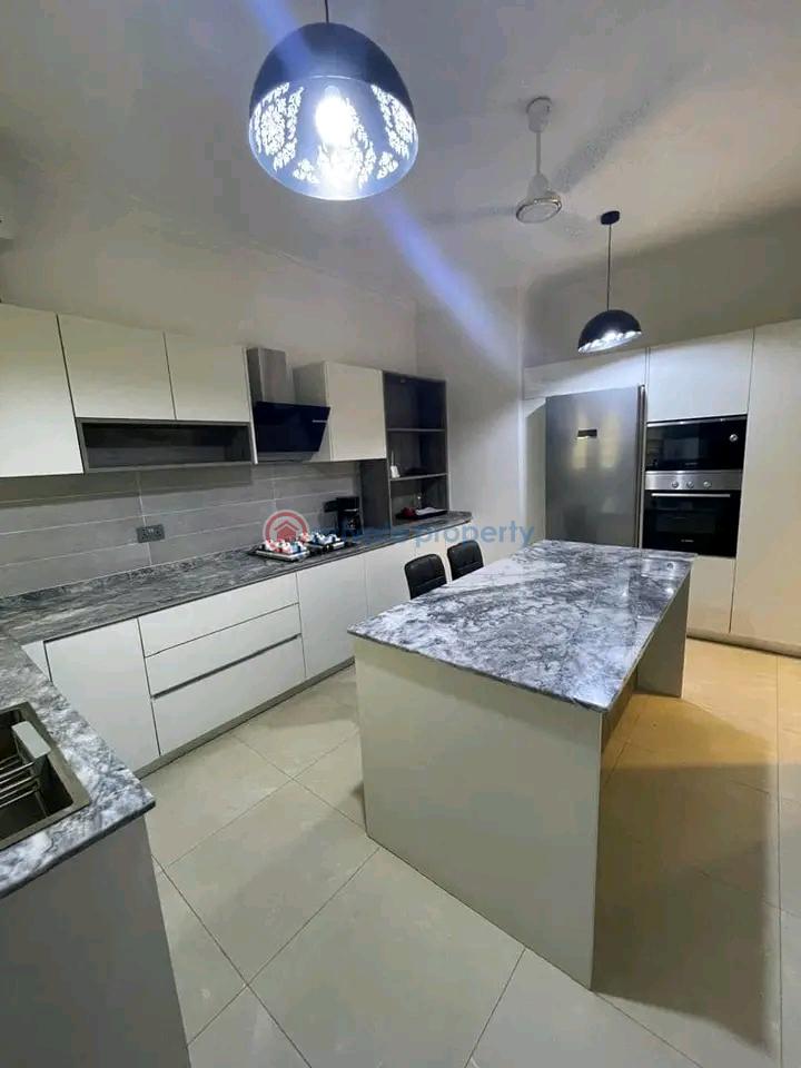 4 bedroom Townhouse For Sale East Airport Airport Residential Area Accra - 1