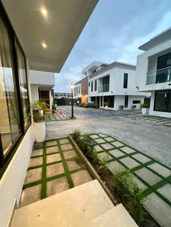 4 bedroom Townhouse For Sale Tse Addo Accra - 1