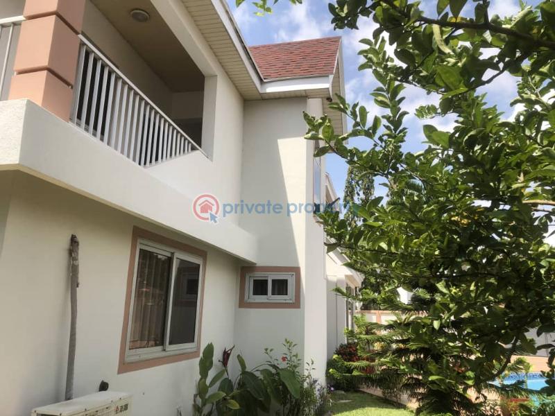 4 bedroom Detached Bungalow For Rent Castle Area Osu Road Accra - 6