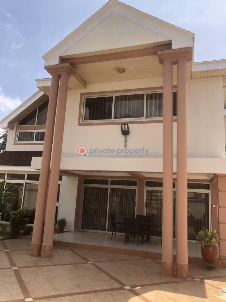 4 bedroom Detached Bungalow For Rent Castle Area Osu Road Accra - 7
