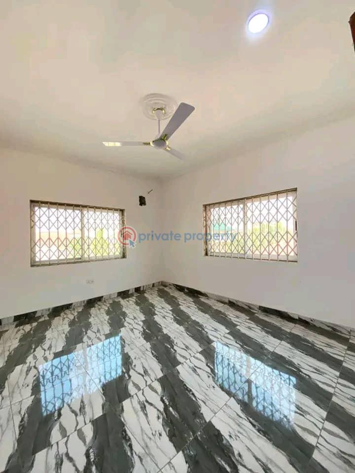 10 bedroom Block of Flats For Sale Spintex Accra - 9