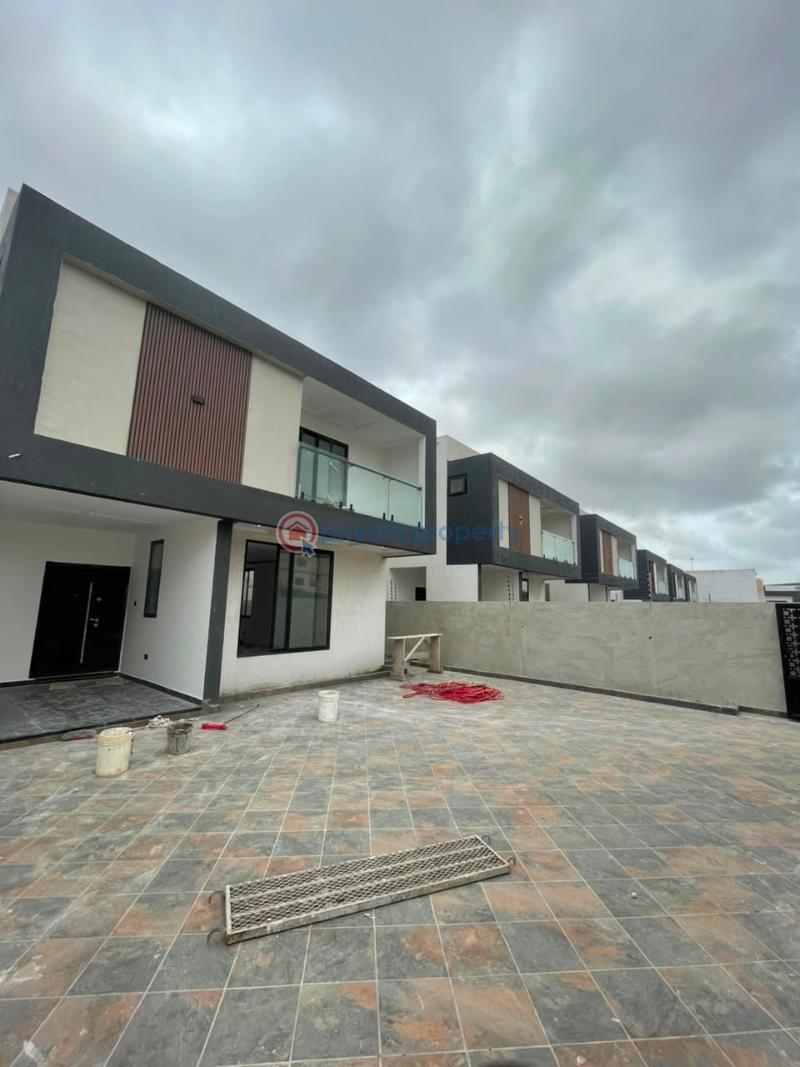 5 bedroom House For Sale East Airport Airport Residential Area Accra - 1