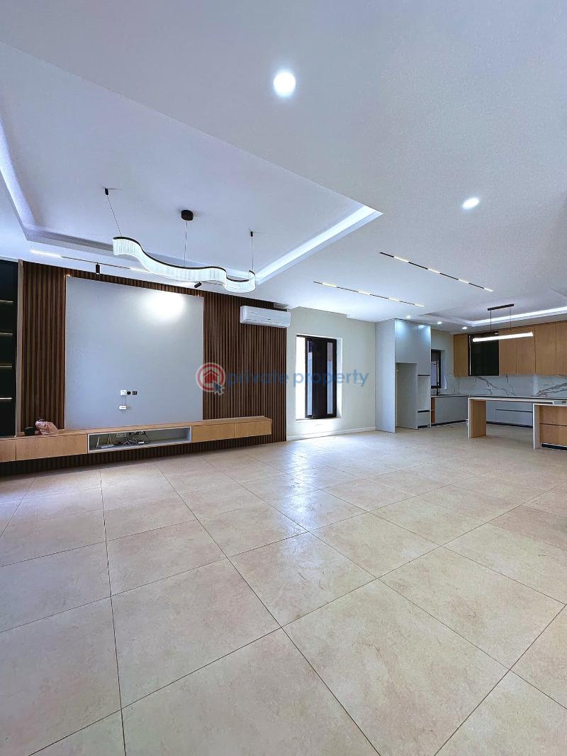 5 bedroom House For Sale East Airport Airport Residential Area Accra - 2