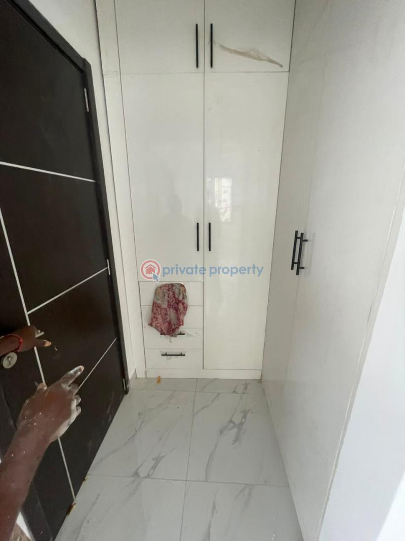 5 bedroom House For Sale East Airport Airport Residential Area Accra - 5
