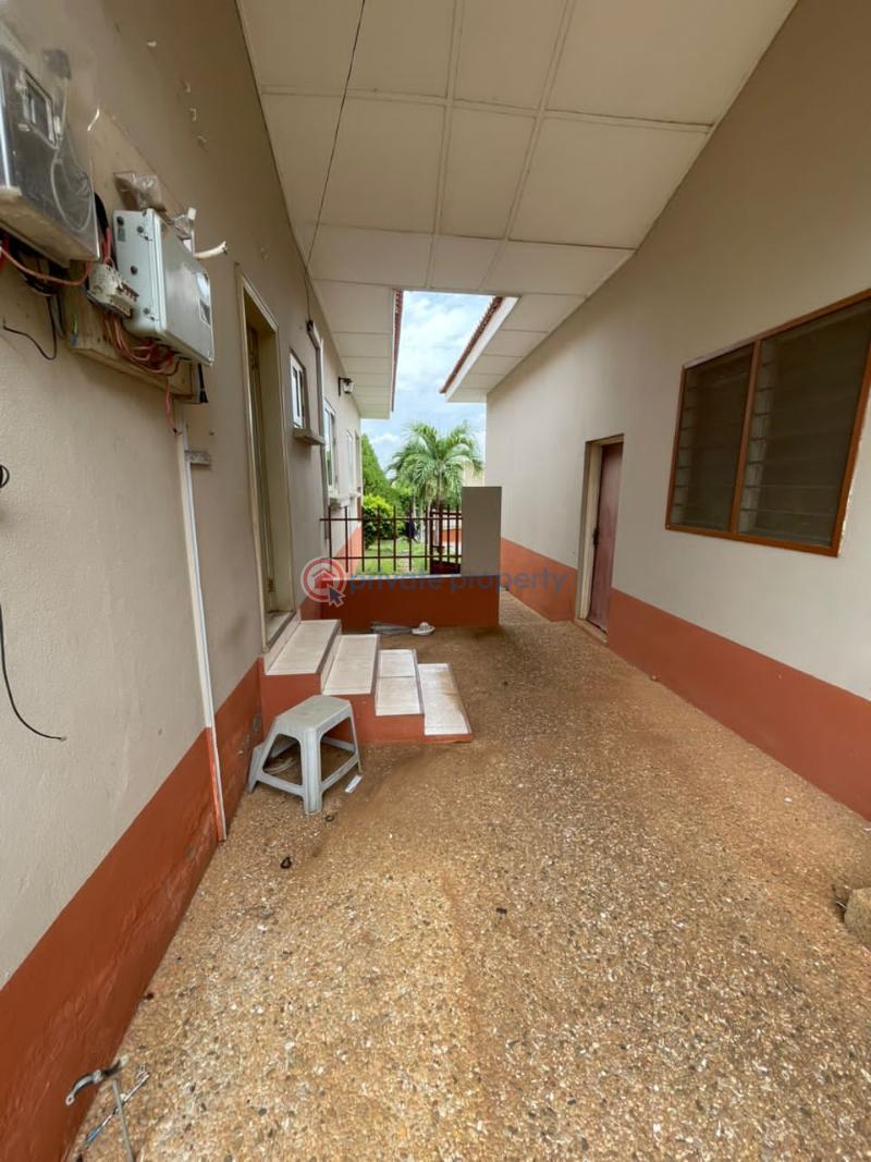 5 bedroom House For Sale Regimaul Gray Estate East Airport Airport Residential Area Accra - 11