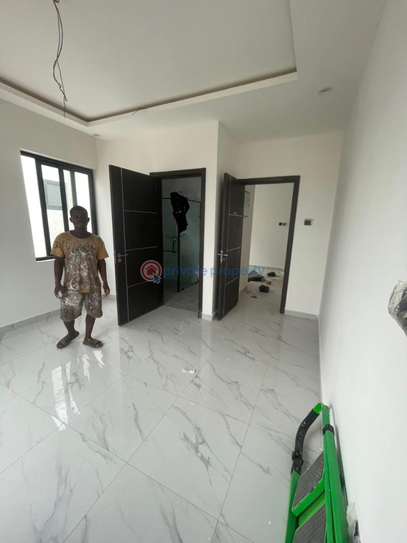 5 bedroom House For Sale East Airport Airport Residential Area Accra - 3