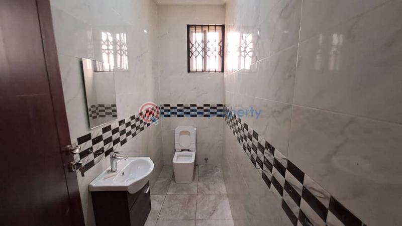 5 bedroom House For Sale Oyarifa La Nkwantanang Madina Municipal Accra - 4