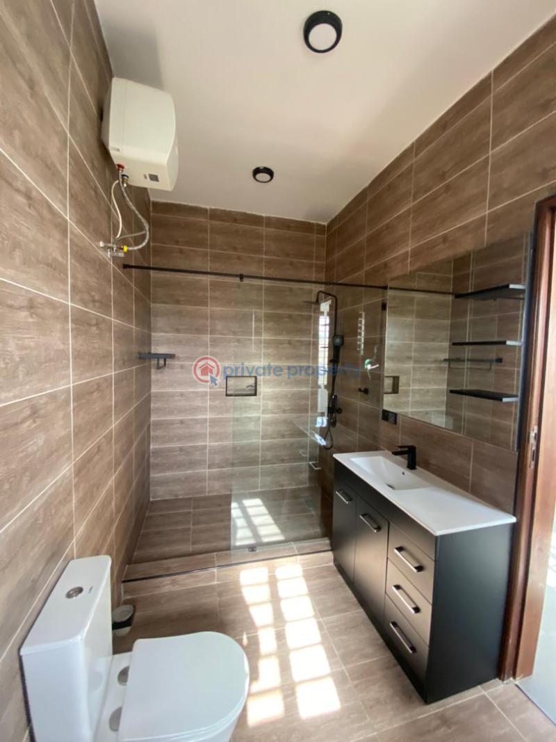 5 bedroom House For Sale Oyarifa Adenta Municipal Accra - 2