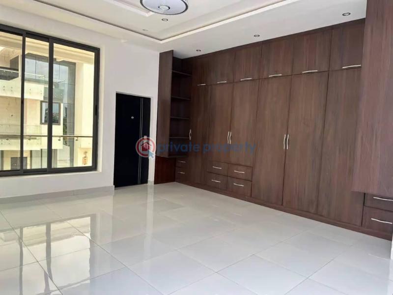 5 bedroom Townhouse For Sale Airport Residential Area Accra - 3