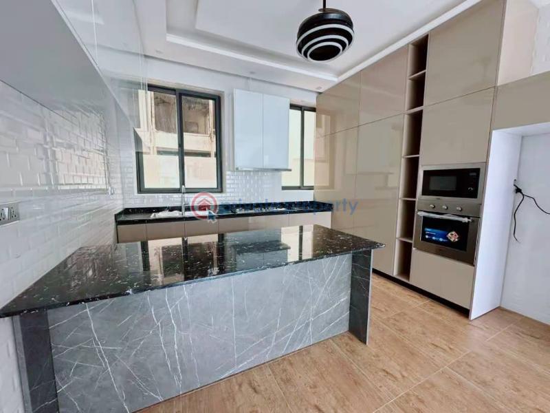 5 bedroom Townhouse For Sale Airport Residential Area Accra - 7