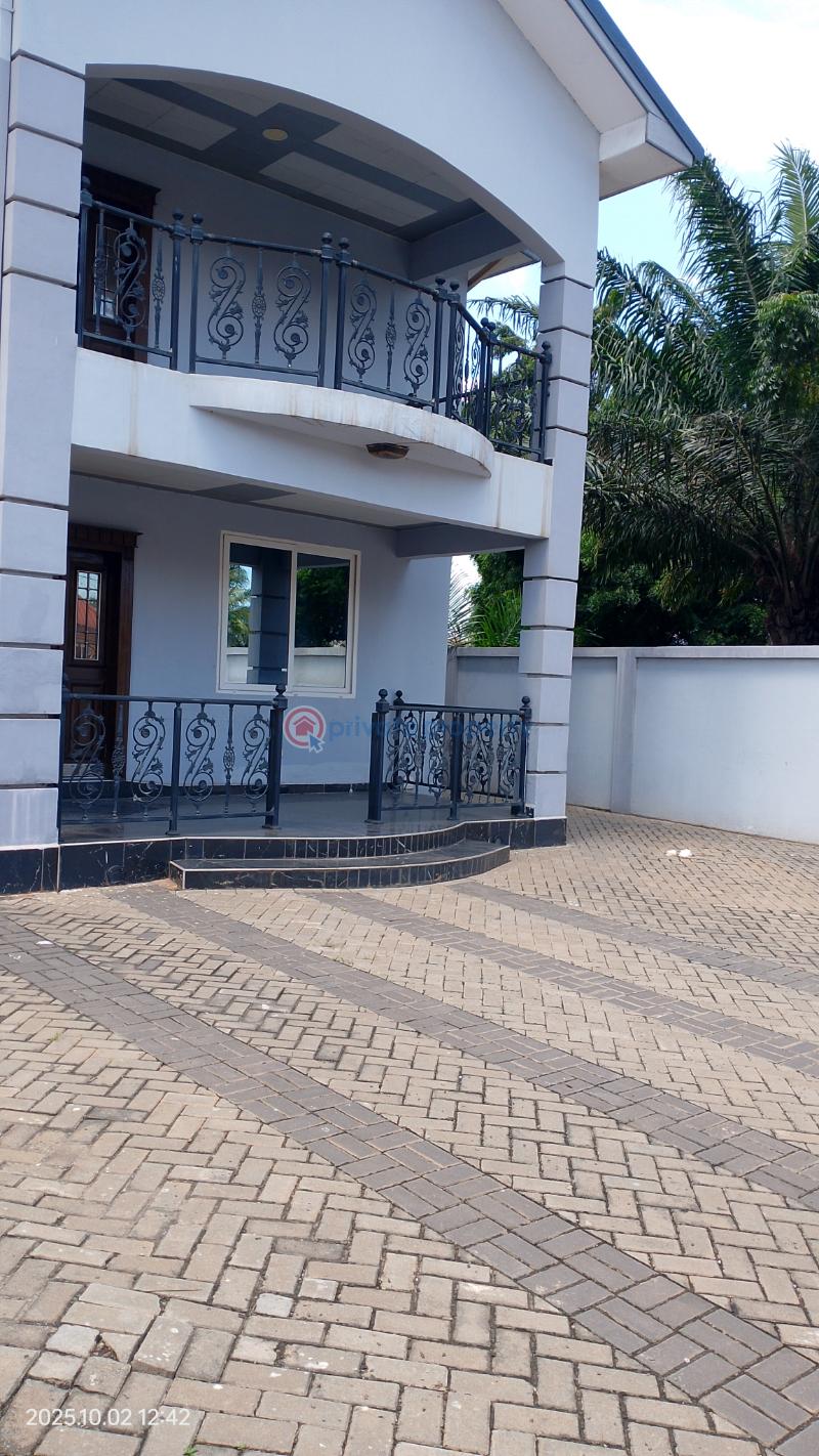 5 bedroom Detached Duplex For Rent East Airport Spintex Road. East Airport Airport Residential Area Accra - 3