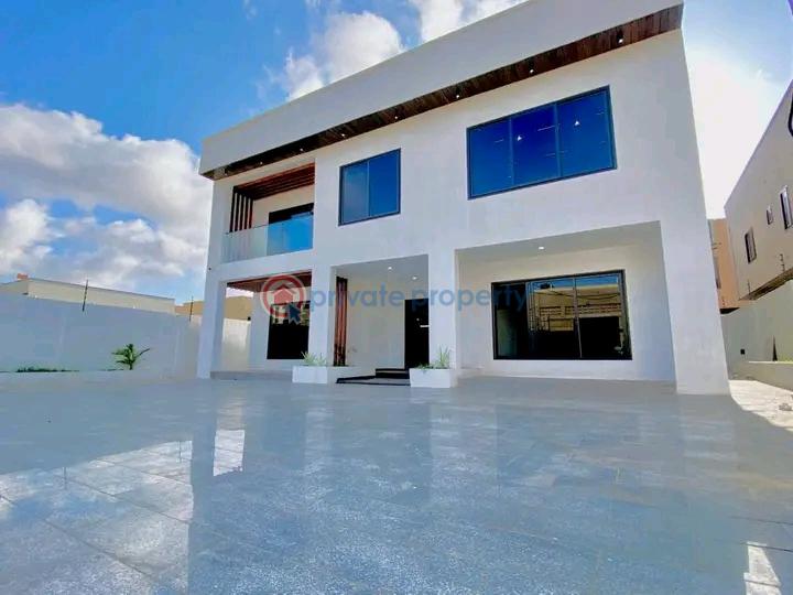 5 bedroom Townhouse For Sale East Airport Airport Residential Area Accra - 1