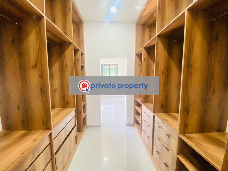 5 bedroom House For Sale &nbsp;east Airport Airport Residential Area Accra - 5