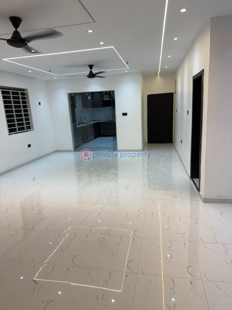 6 bedroom House For Sale On Ejisu Accra Road. Ejisu-Juaben Municipal Ashanti - 3