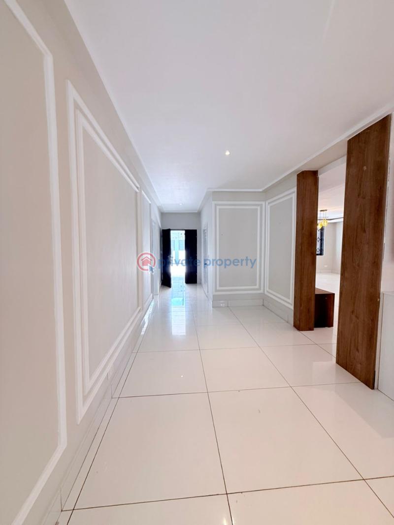 6 bedroom House For Sale Manet East Airport Airport Residential Area Accra - 5