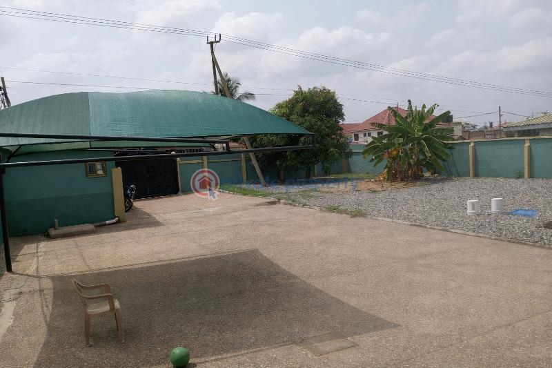 6 bedroom House For Sale Pokuase (Pokoasi) Ga West Municipal Accra - 1