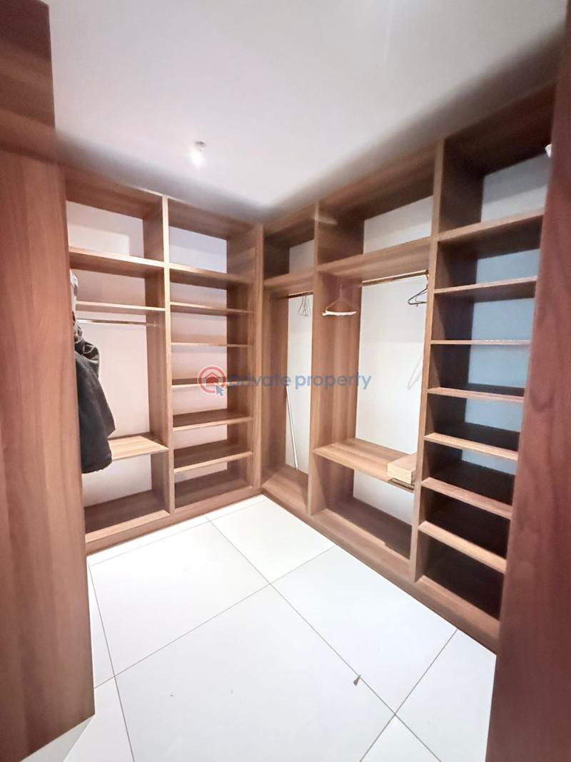 6 bedroom House For Sale Manet East Airport Airport Residential Area Accra - 11