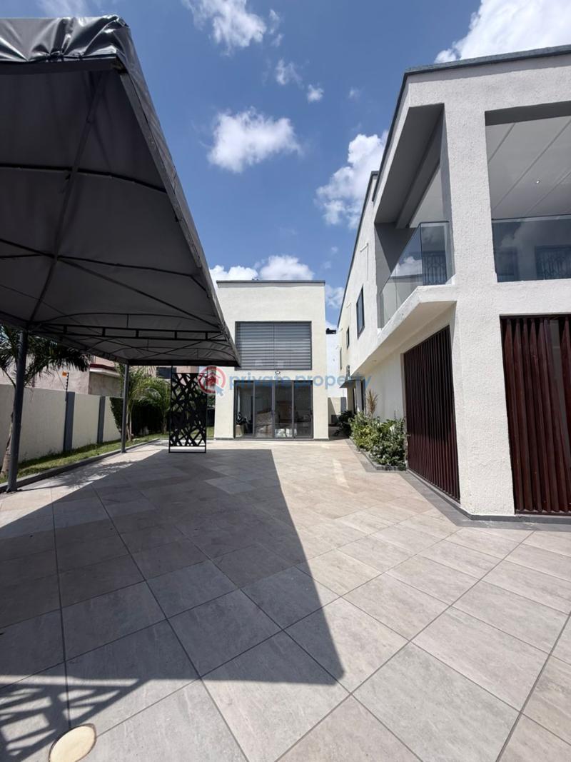 6 bedroom House For Sale Manet East Airport Airport Residential Area Accra - 2