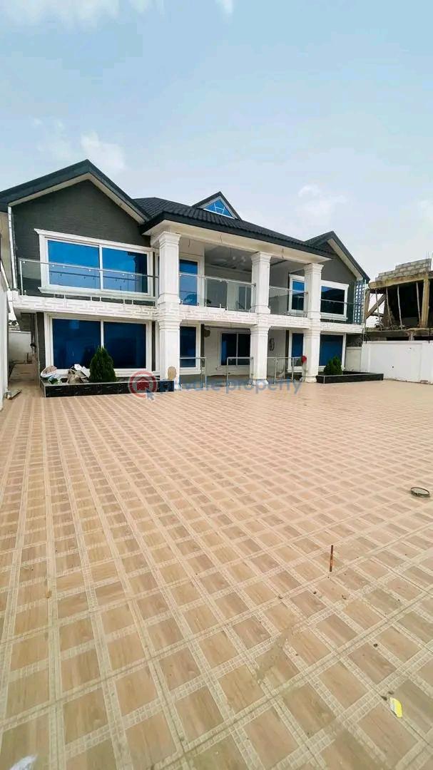 6 bedroom House For Rent Tesano Accra - 0