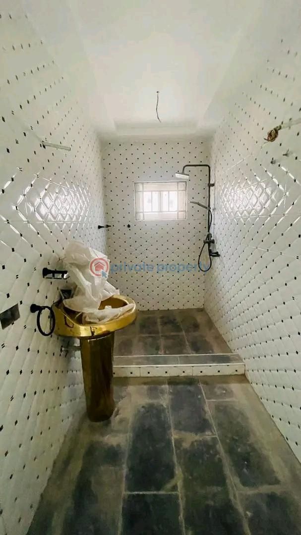 6 bedroom House For Rent Tesano Accra - 5
