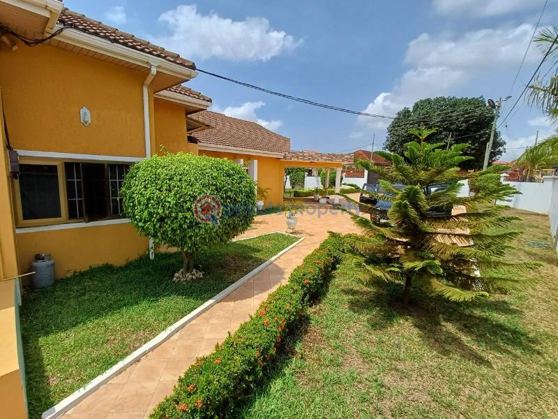 6 bedroom House For Sale East Airport Airport Residential Area Accra - 3