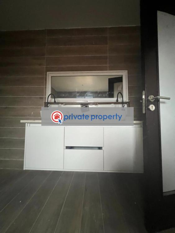 6 bedroom House For Sale Achimota Accra - 11