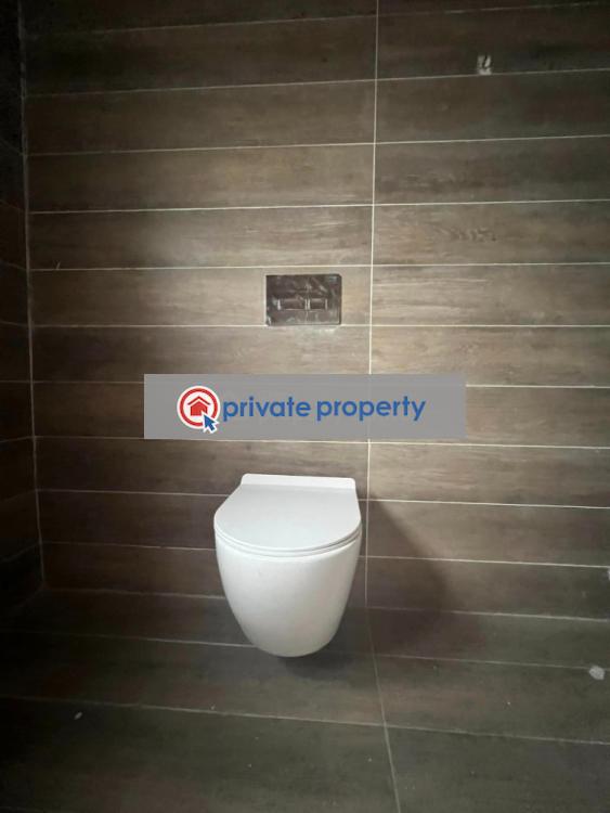 6 bedroom House For Sale Achimota Accra - 9