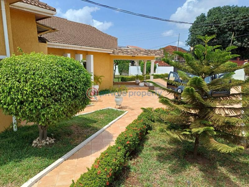 6 bedroom House For Sale East Airport Airport Residential Area Accra - 2